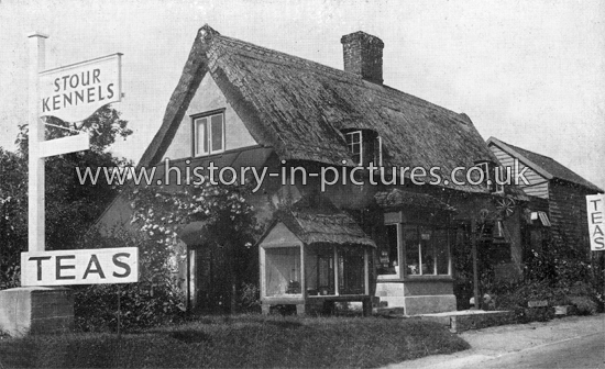 The Olde Spinning Wheel and Stour Kennels, Sturmer, Essex. c.1930's